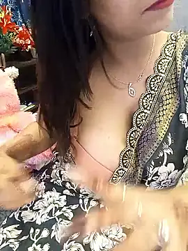 Divya girl online show from 02-11-26, 07:24