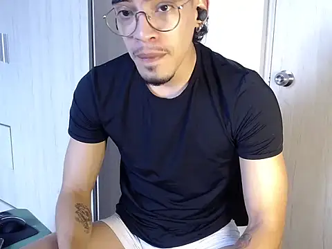 Snapshot of BigDragonBoy chatting on 02-01-26, 09:02 BigDragonBoy online show from 02-01-26, 09:02