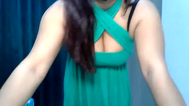 Snapshot of sparkling_queen chatting on 05-27-26, 01:24 sparkling queen online show from 05-27-26, 01:24