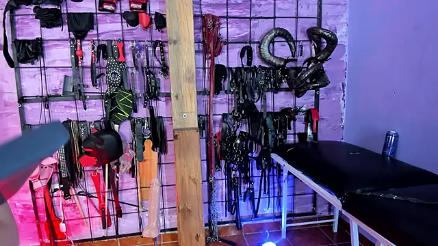 alexia aitanaa  online show from 02-13-26, 02:29