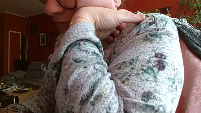 cruellaculdenfer67 online show from 03-17-26, 09:34