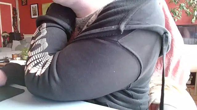 cruellaculdenfer67 online show from 04-02-26, 01:09