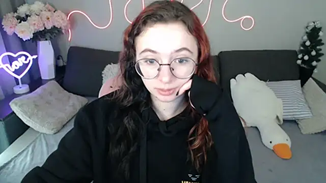 Mini Diva online show from 03-31-26, 08:48