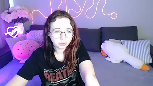 Mini Diva online show from 06-01-26, 08:27