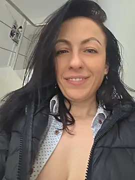 lovewildguy1 online show from 04-10-26, 07:13