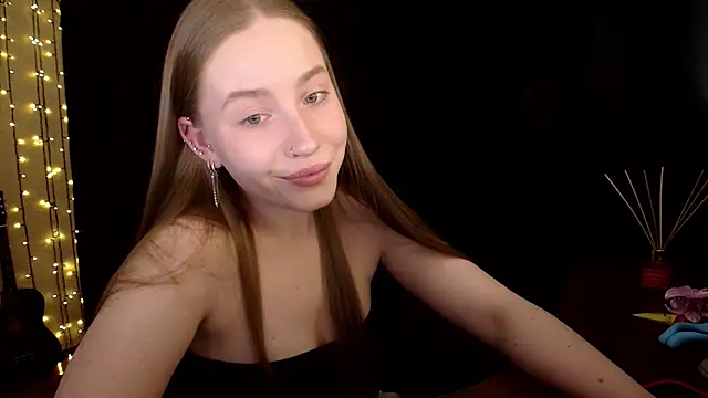 Snapshot of SindiWatsoon chatting on 06-18-26, 04:11 SindiWatsoon online show from 06-18-26, 04:11