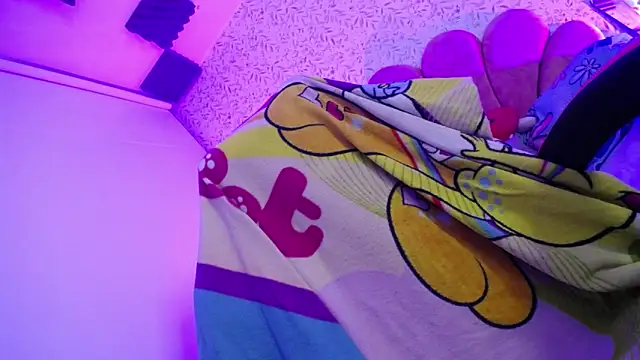 luly pink online show from 05-19-26, 04:08