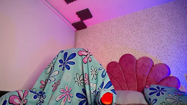 luly pink online show from 05-30-26, 04:42
