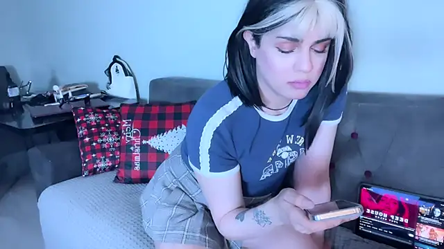 Arab tgirl online show from 06-11-26, 10:52
