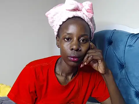 Snapshot of Hotellen chatting on 06-23-26, 10:57 Hotellen online show from 06-23-26, 10:57