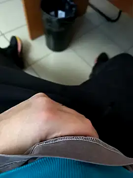 Snapshot of onbifeet chatting on 02-07-26, 08:40 onbifeet online show from 02-07-26, 08:40