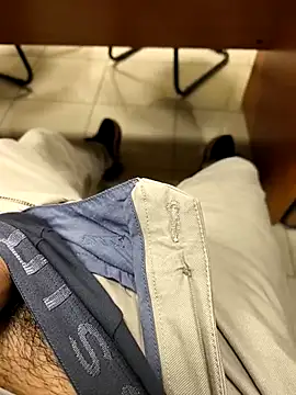 Snapshot of onbifeet chatting on 03-10-26, 03:06 onbifeet online show from 03-10-26, 03:06