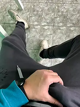 Snapshot of onbifeet chatting on 03-22-26, 03:37 onbifeet online show from 03-22-26, 03:37