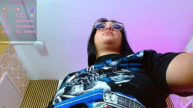 Snapshot of martinna_tay chatting on 06-18-26, 09:14 martinna tay online show from 06-18-26, 09:14