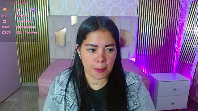 Snapshot of martinna_tay chatting on 06-21-26, 03:20 martinna tay online show from 06-21-26, 03:20
