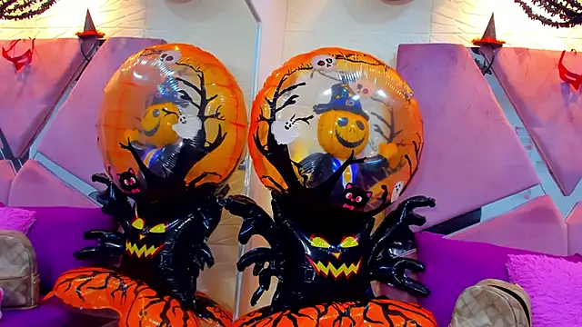 Charlotte Ice1 online show from 10-18-25, 05:14