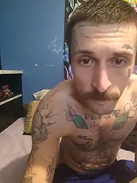 Snapshot of hungandtatted666 chatting on 02-13-26, 01:29 hungandtatted666 online show from 02-13-26, 01:29