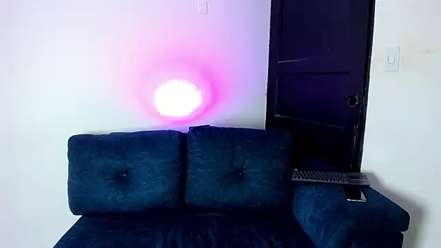 Snapshot of AndreaAndKarina chatting on 01-16-26, 08:02 AndreaAndKarina online show from 01-16-26, 08:02