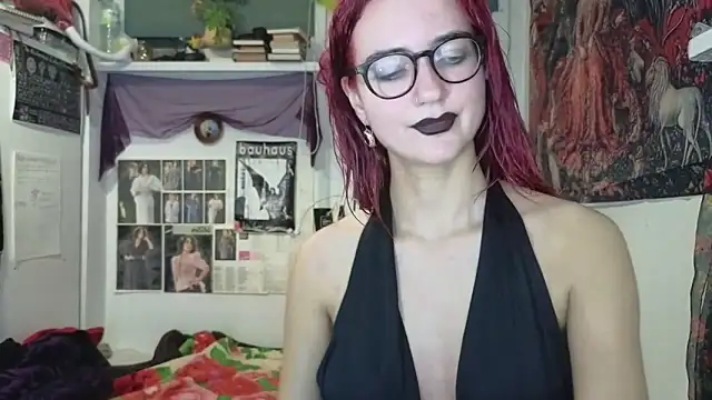 Snapshot of TatianaRomanov chatting on 11-05-25, 07:14 TatianaRomanov online show from 11-05-25, 07:14