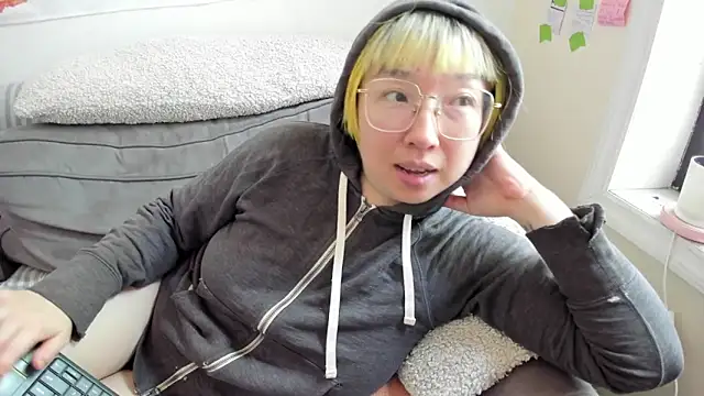luxgray online show from 05-19-26, 02:23