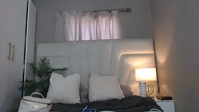Snapshot of naughtyblackdolie chatting on 07-11-26, 07:22 naughtyblackdolie online show from 07-11-26, 07:22