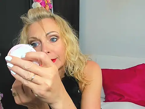 CrystalHotty online show from 05-26-26, 03:19
