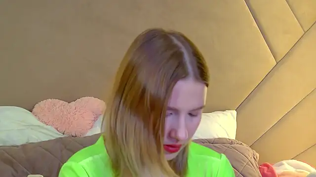 LiliLinn online show from 03-07-26, 05:48