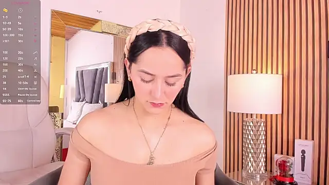 hazel ross tcw online show from 03-01-25, 12:56