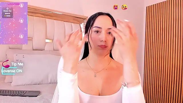 hazel ross tcw online show from 10-23-25, 01:54