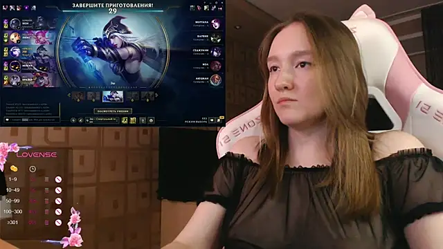 MoonlishSiren online show from 10-07-25, 09:23