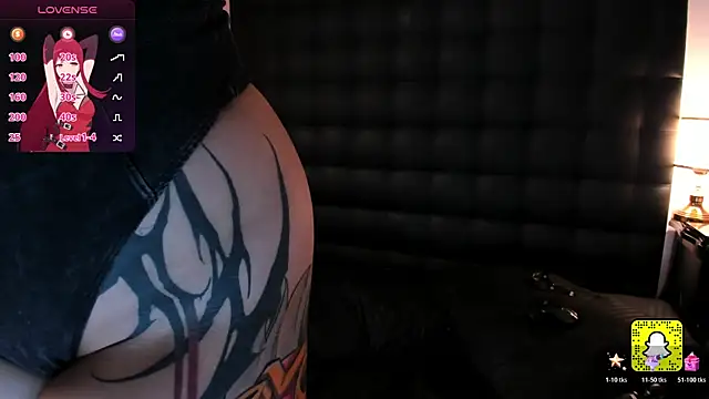 ValenGray online show from 05-20-26, 01:17