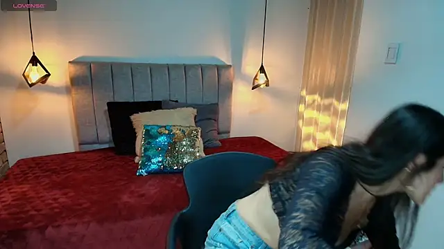 LiaCooper  online show from 06-11-26, 01:20