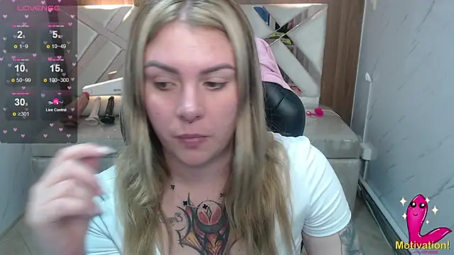 Snapshot of Paula_b_ chatting on 05-14-26, 12:56 Paula b online show from 05-14-26, 12:56