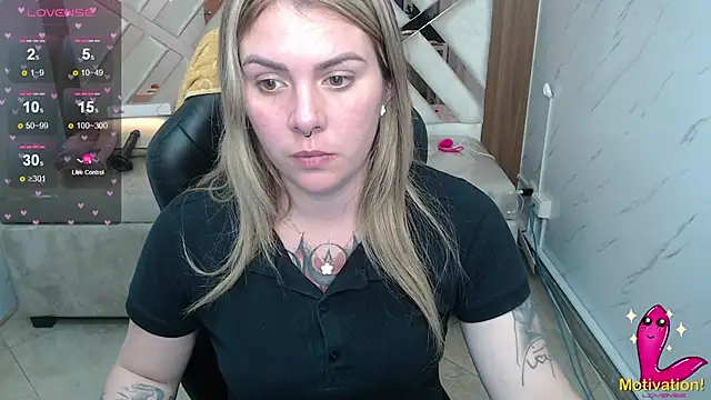 Snapshot of Paula_b_ chatting on 05-28-26, 12:57 Paula b online show from 05-28-26, 12:57