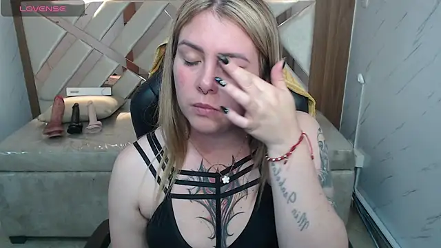 Snapshot of Paula_b_ chatting on 06-05-26, 12:55 Paula b online show from 06-05-26, 12:55