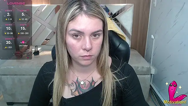 Snapshot of Paula_b_ chatting on 06-19-26, 12:53 Paula b online show from 06-19-26, 12:53