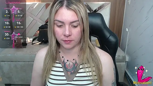 Snapshot of Paula_b_ chatting on 07-04-26, 12:55 Paula b online show from 07-04-26, 12:55