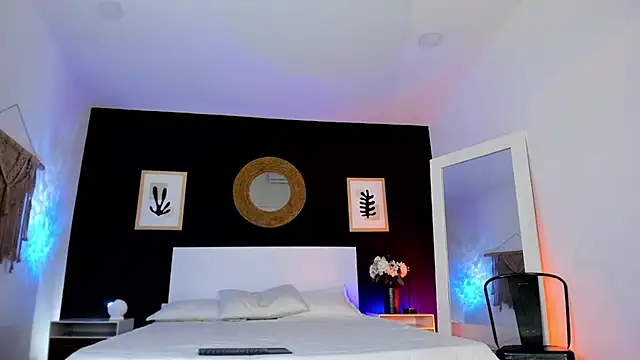 VioletPaket online show from 01-08-26, 11:45