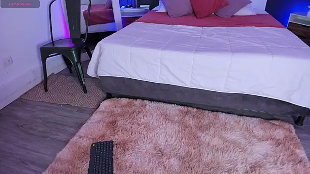 VioletPaket online show from 04-06-26, 11:33