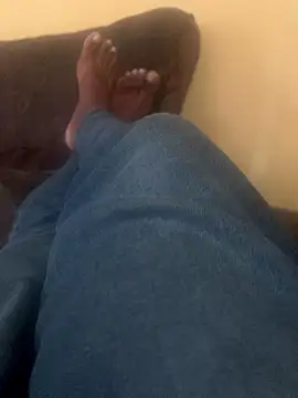 Snapshot of DManL chatting on 12-02-25, 06:52 DManL online show from 12-02-25, 06:52