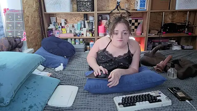 MiniNatalie online show from 02-25-26, 06:34