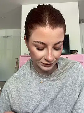 Snapshot of Mia-Minou chatting on 04-26-26, 07:39 Mia-Minou online show from 04-26-26, 07:39