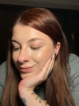 Snapshot of Mia-Minou chatting on 06-12-26, 10:52 Mia-Minou online show from 06-12-26, 10:52