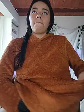 Snapshot of sophie_north chatting on 06-11-26, 09:24 sophie north online show from 06-11-26, 09:24