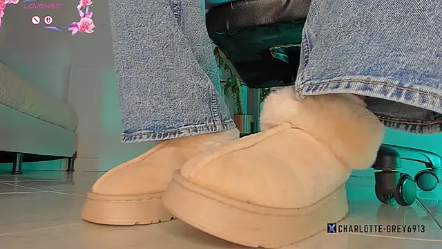 charlotte  grey online show from 11-27-25, 09:06