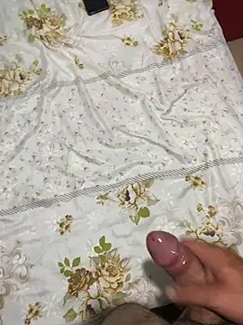 Snapshot of Putaepirocudo chatting on 12-12-24, 09:58 Putaepirocudo online show from 12-12-24, 09:58