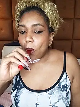 ELLA KELLY online show from 02-04-26, 12:00