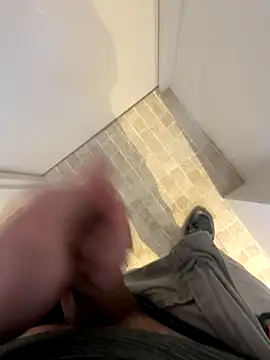 Snapshot of dimitriei chatting on 12-15-25, 02:10 dimitriei online show from 12-15-25, 02:10