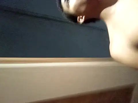 Snapshot of Gutierrez6383 chatting on 04-12-26, 10:09 Gutierrez6383 online show from 04-12-26, 10:09