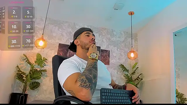 Snapshot of Nate_franco chatting on 06-12-26, 04:33 Nate franco online show from 06-12-26, 04:33